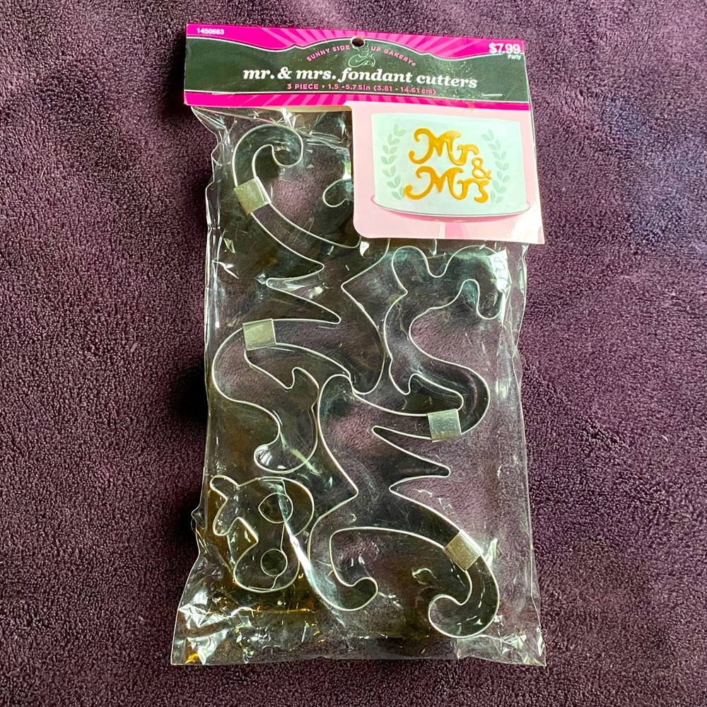 🆕 Metal Mr. and Mrs. Fondant cutters